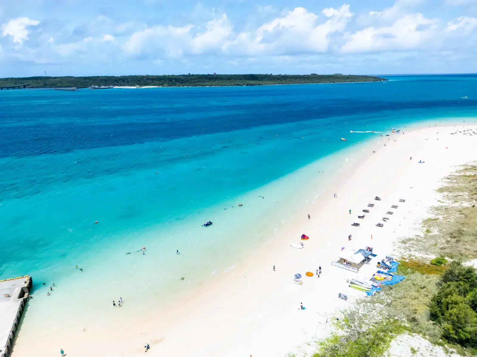 Turquoise sea and beach in Okinawa